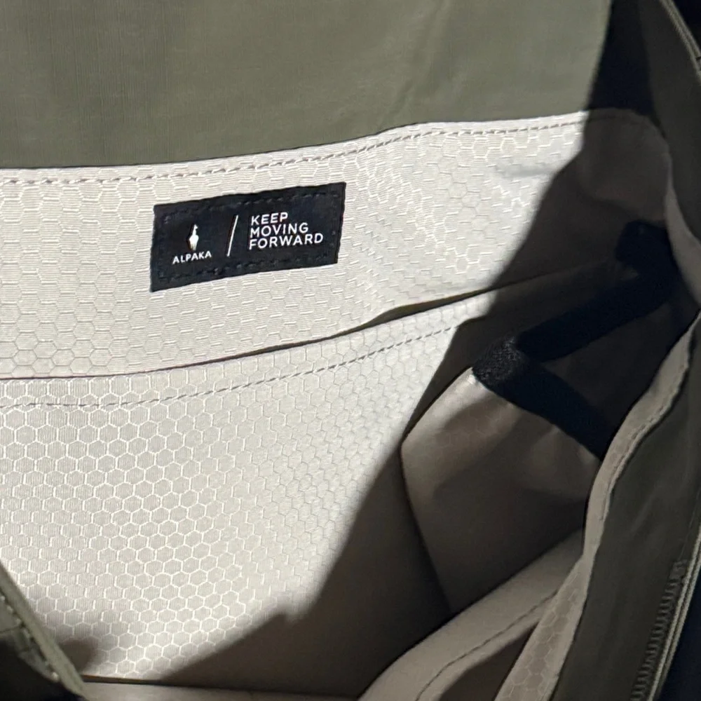 NWT ALPAKA Olive Green Elements Tote Bag (S)